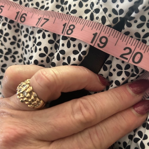 Top by Banana Republic - Picture 8 of 8